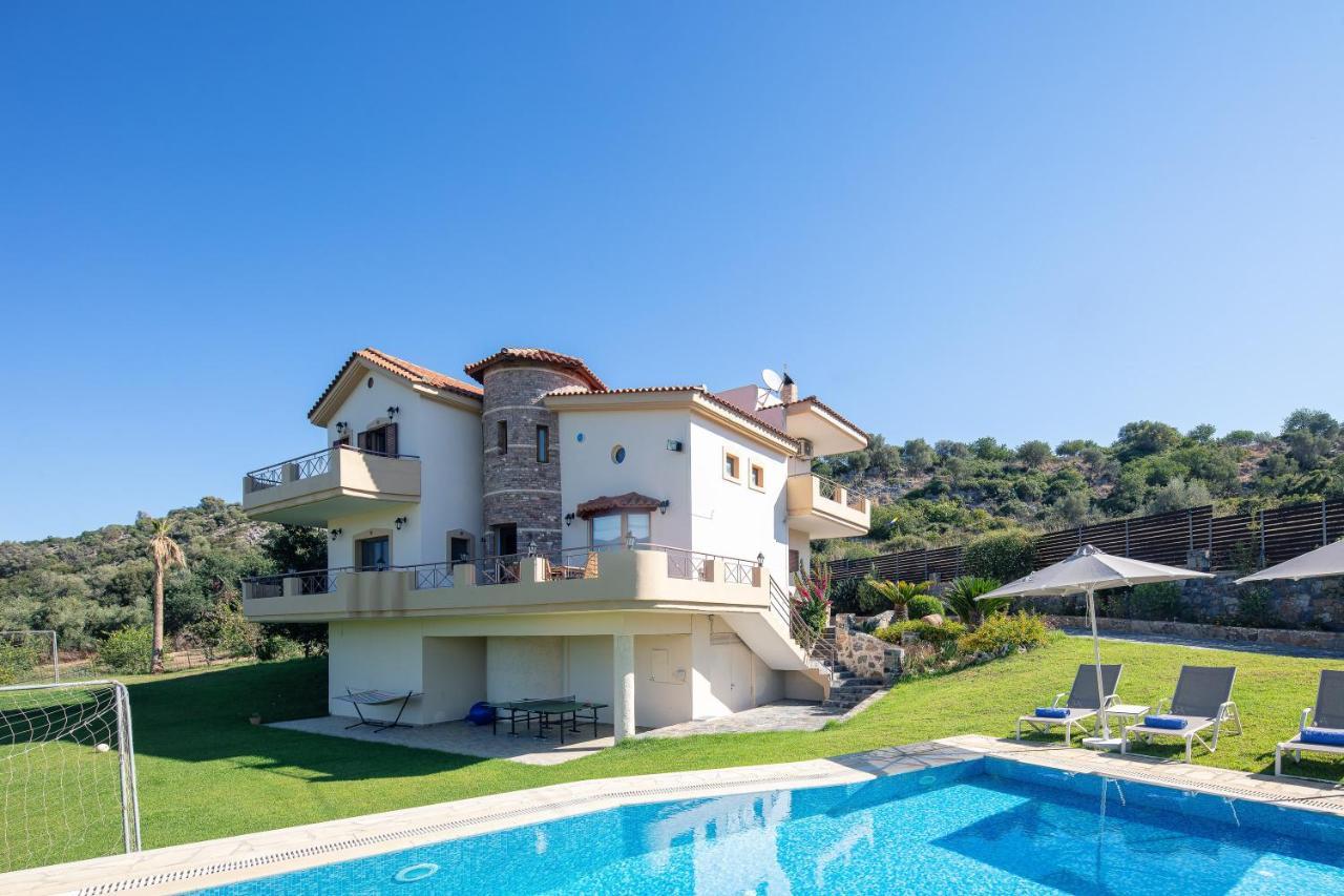 Villa Sevdas Perama  Luaran gambar